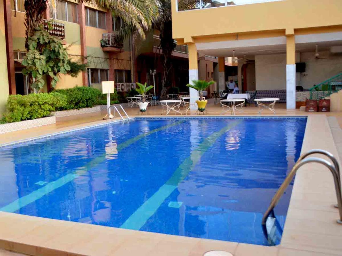 אואגדוגו Hotel Palm Beach מראה חיצוני תמונה