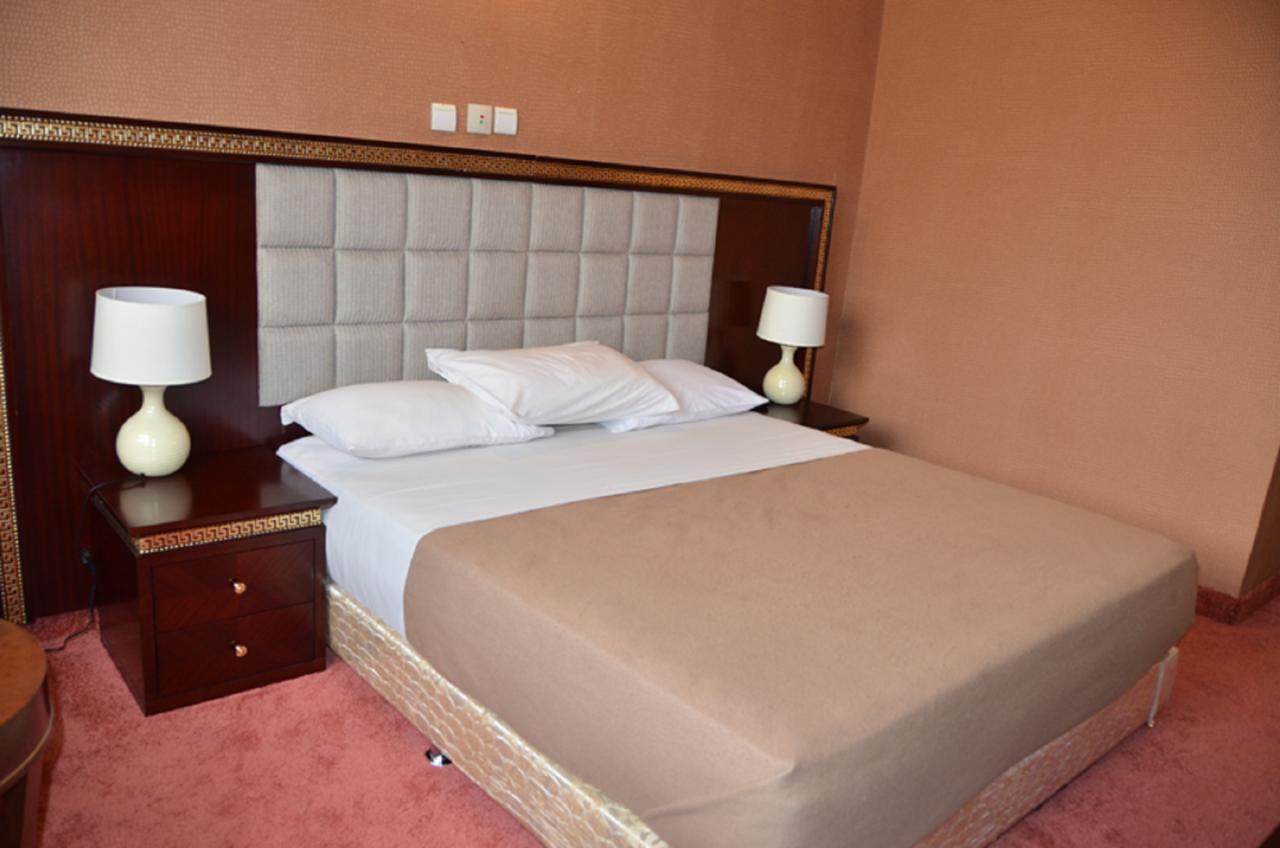 אואגדוגו Hotel Palm Beach מראה חיצוני תמונה