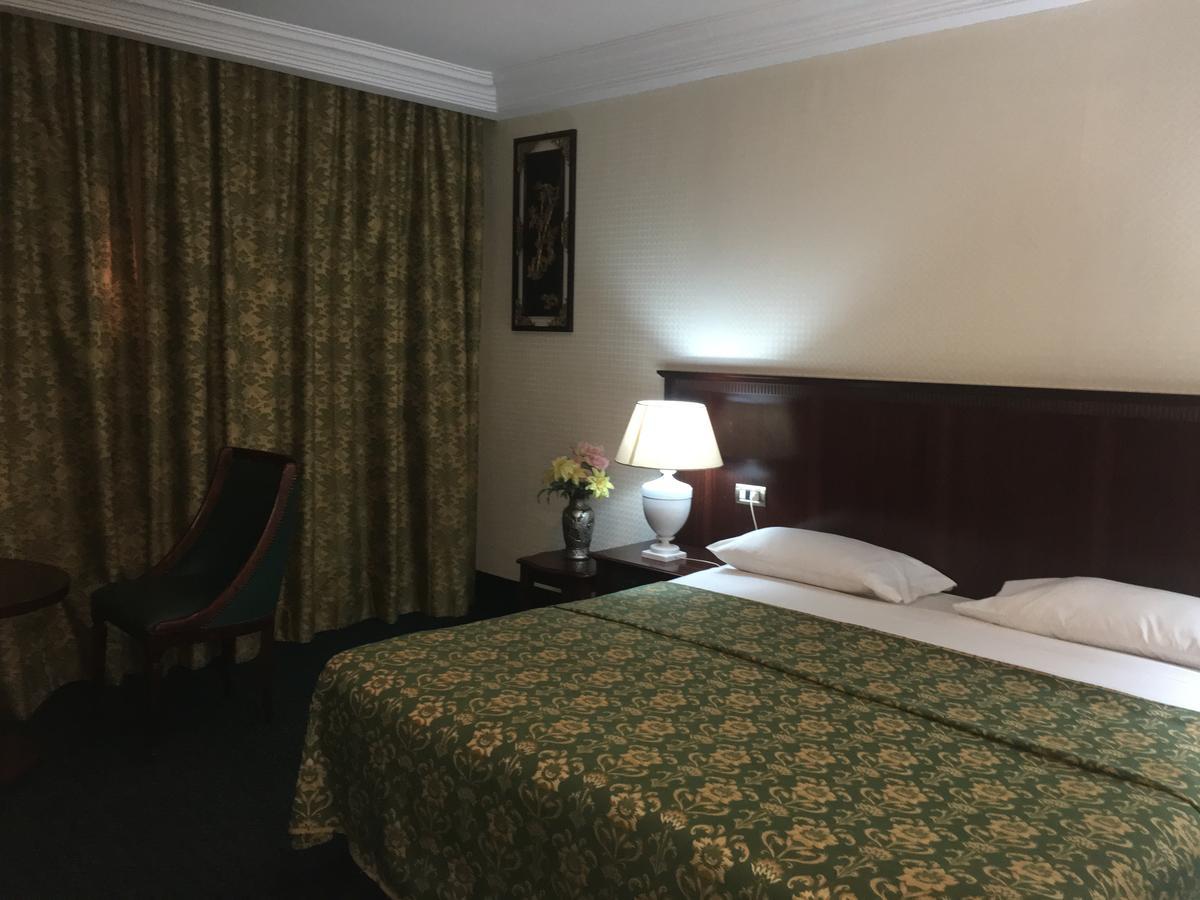 אואגדוגו Hotel Palm Beach מראה חיצוני תמונה