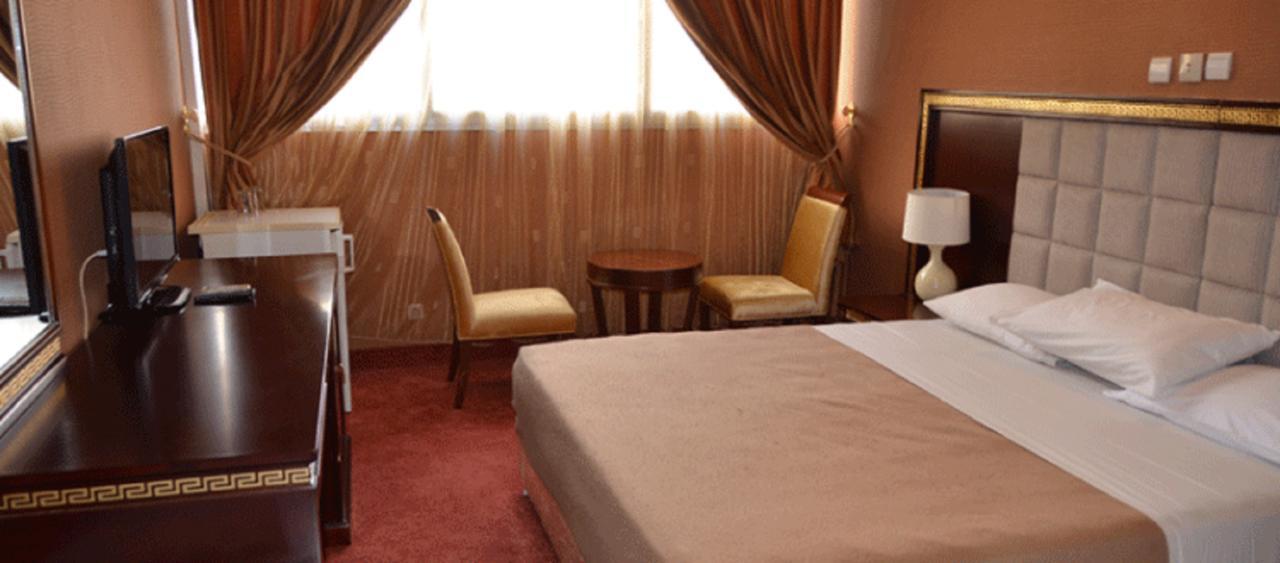 אואגדוגו Hotel Palm Beach מראה חיצוני תמונה