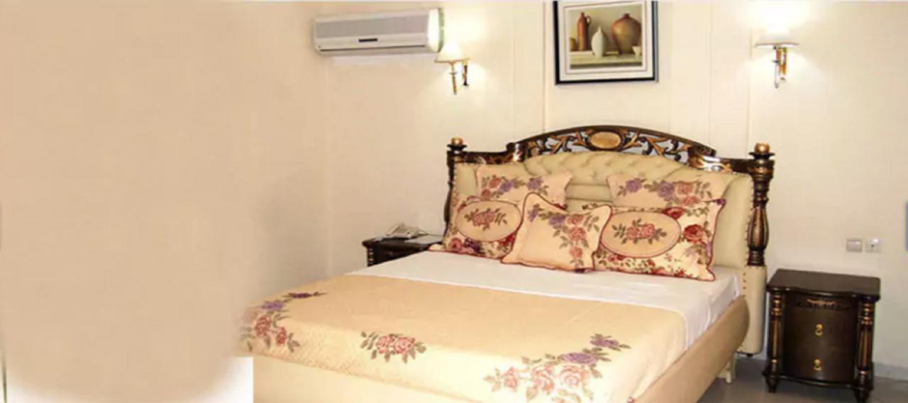 אואגדוגו Hotel Palm Beach מראה חיצוני תמונה