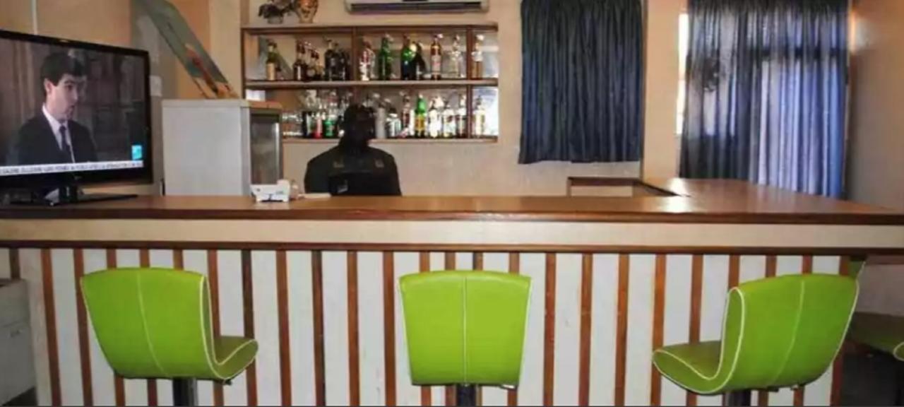 אואגדוגו Hotel Palm Beach מראה חיצוני תמונה