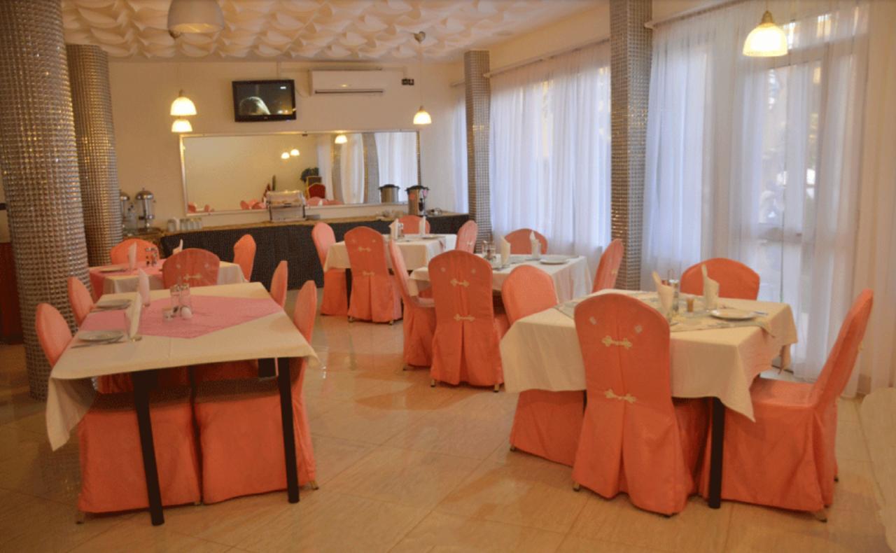 אואגדוגו Hotel Palm Beach מראה חיצוני תמונה